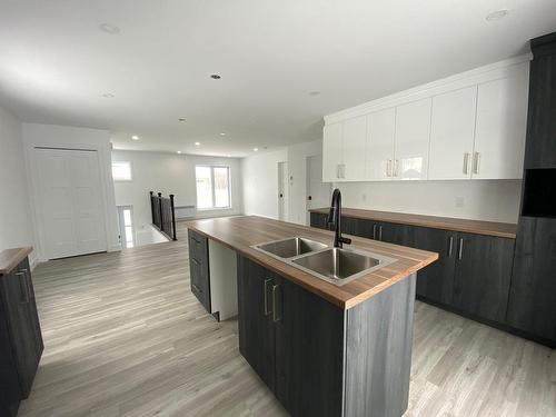 Cuisine - 2352 Rue Montrose, Rouyn-Noranda, QC - Indoor Photo Showing Kitchen With Double Sink