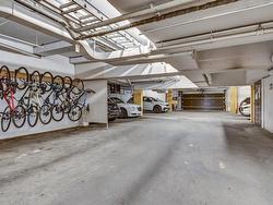 Garage - 