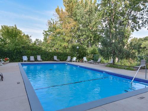 Piscine - 404-2505 Av. Du Havre-Des-Îles, Laval (Chomedey), QC 