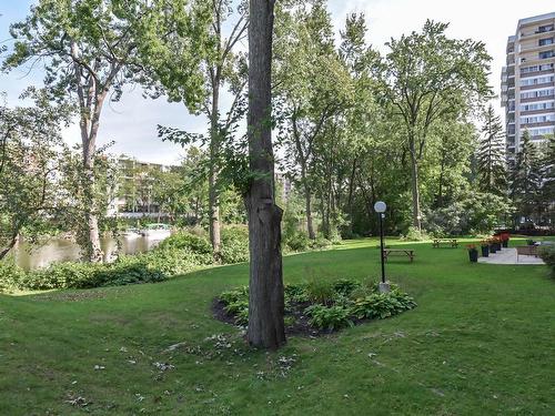 Backyard - 404-2505 Av. Du Havre-Des-Îles, Laval (Chomedey), QC 