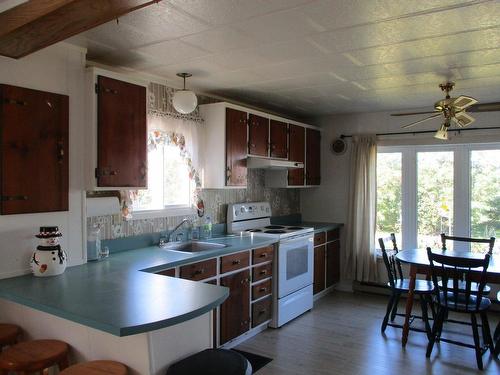 Cuisine - 1 Ch. De La Grève E., Saint-Denis-De La Bouteillerie, QC - Indoor Photo Showing Kitchen