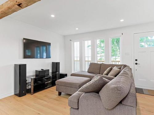 Living room - 25 Rg Du Quarante, Saint-Louis-De-Gonzague, QC - Indoor Photo Showing Living Room