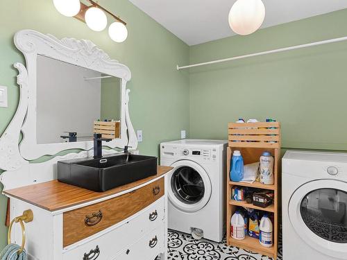 Salle d'eau - 25 Rg Du Quarante, Saint-Louis-De-Gonzague, QC - Indoor Photo Showing Laundry Room