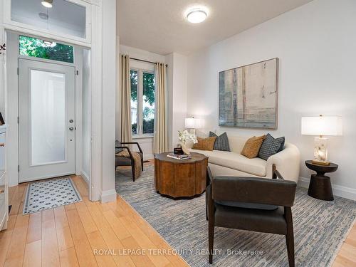 157 Claremont St, Toronto, ON - Indoor Photo Showing Living Room