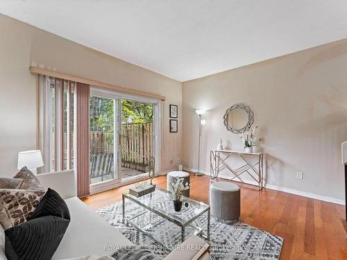 16-20 Hainford St, Toronto, ON - Indoor Photo Showing Living Room