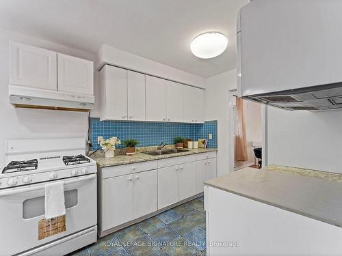 16-20 Hainford St, Toronto, ON - Indoor Photo Showing Kitchen