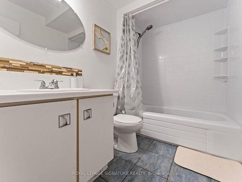 16-20 Hainford St, Toronto, ON - Indoor Photo Showing Bathroom