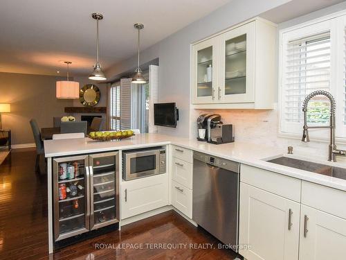 59-4635 Regents Terr, Mississauga, ON - Indoor Photo Showing Kitchen With Upgraded Kitchen