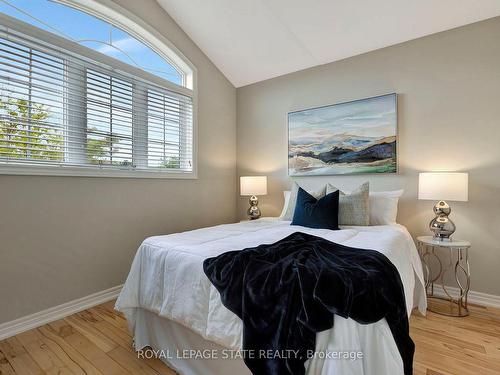 162 Silverlace Circ, Hamilton, ON - Indoor Photo Showing Bedroom