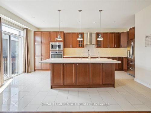 232 Raymond Rd, Hamilton, ON - Indoor Photo Showing Kitchen