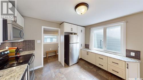 1253 Forget Street, Regina, SK - Indoor Photo Showing Kitchen