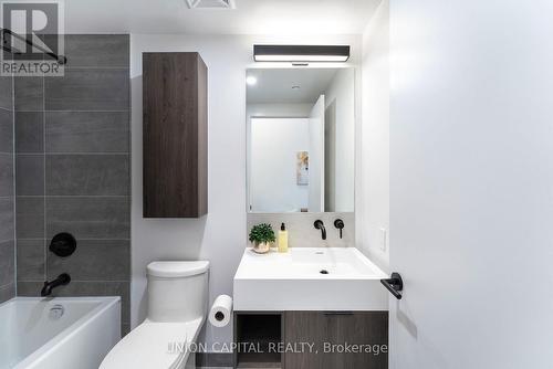 301 - 108 Peter Street, Toronto, ON - Indoor Photo Showing Bathroom