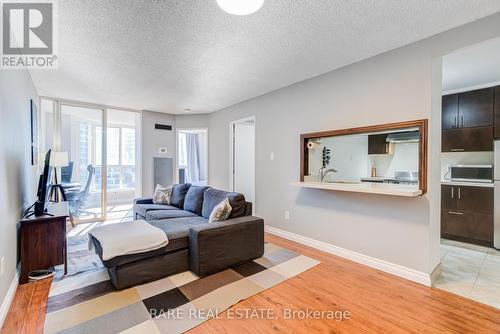 1708 - 44 St Joseph Street, Toronto, ON - Indoor Photo Showing Living Room