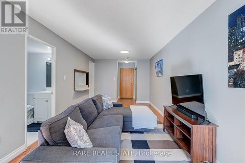 1708 - 44 St Joseph Street, Toronto, ON - Indoor Photo Showing Living Room