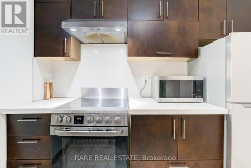 1708 - 44 St Joseph Street, Toronto, ON - Indoor Photo Showing Kitchen