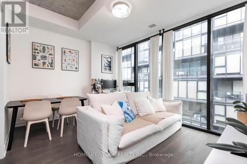 1008 - 38 Stewart Street, Toronto, ON - Indoor Photo Showing Living Room