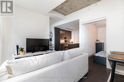 1008 - 38 Stewart Street, Toronto, ON - Indoor Photo Showing Living Room