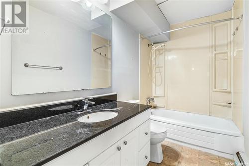 13 19 Centennial Street, Regina, SK - Indoor Photo Showing Bathroom