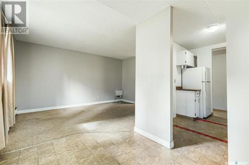 13 19 Centennial Street, Regina, SK - Indoor