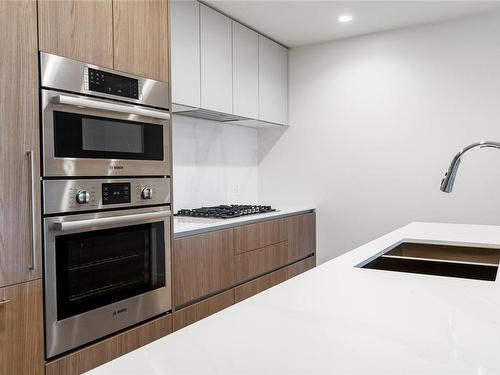 1012-2000 Hannington Rd, Langford, BC - Indoor Photo Showing Kitchen