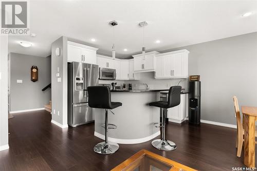 306 4000 Sandhill Crescent, Regina, SK - Indoor Photo Showing Kitchen With Upgraded Kitchen