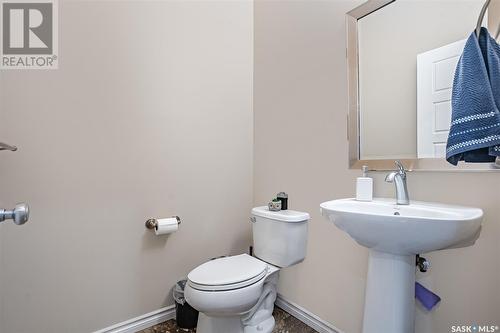 4 115 Veltkamp Crescent, Saskatoon, SK - Indoor Photo Showing Bathroom