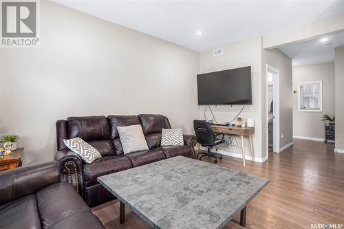 4 115 Veltkamp Crescent, Saskatoon, SK - Indoor Photo Showing Living Room