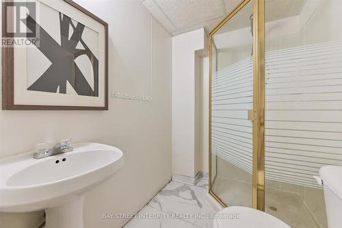 7316 Corrine Crescent, Mississauga, ON - Indoor Photo Showing Bathroom