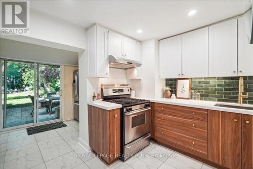 224 Annette Street, Toronto, ON - Indoor Photo Showing Kitchen