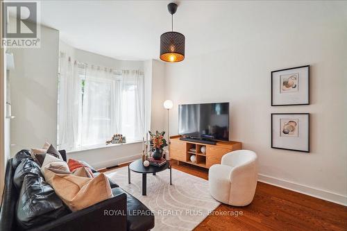 224 Annette Street, Toronto, ON - Indoor Photo Showing Living Room