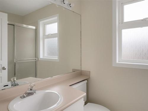 404-445 Cook St, Victoria, BC - Indoor Photo Showing Bathroom