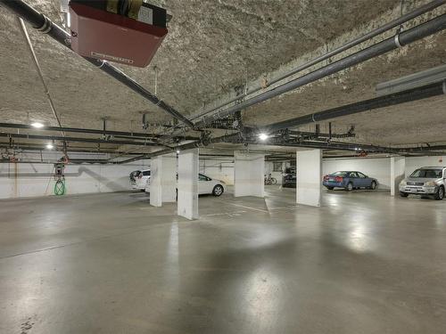 404-445 Cook St, Victoria, BC - Indoor Photo Showing Garage