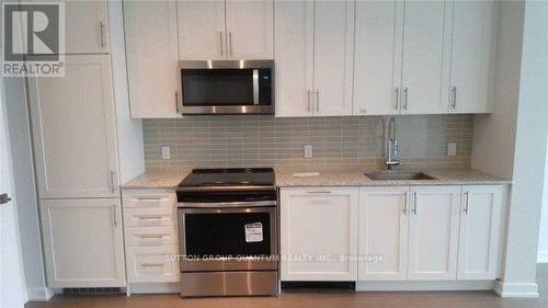 1903 - 4085 Parkside Village Drive, Mississauga, ON - Indoor Photo Showing Kitchen