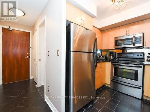 405 - 4080 Living Arts Drive, Mississauga, ON - Indoor Photo Showing Kitchen