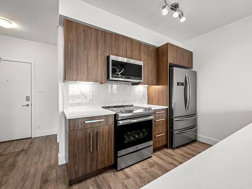 Ph11-3070 Kilpatrick Ave, Courtenay, BC - Indoor Photo Showing Kitchen