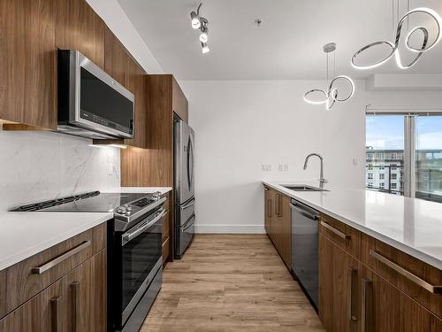 Ph11-3070 Kilpatrick Ave, Courtenay, BC - Indoor Photo Showing Kitchen With Upgraded Kitchen