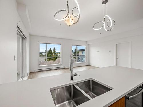 Ph11-3070 Kilpatrick Ave, Courtenay, BC - Indoor Photo Showing Kitchen With Double Sink