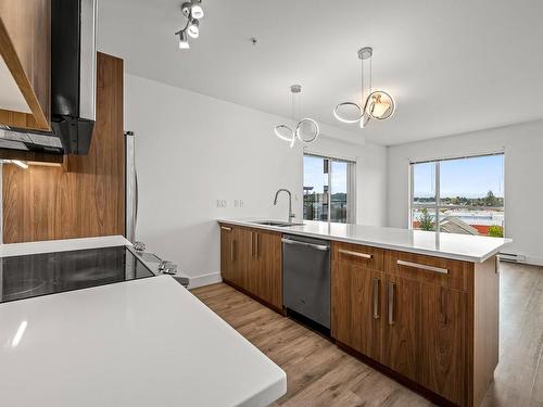 Ph11-3070 Kilpatrick Ave, Courtenay, BC - Indoor Photo Showing Kitchen