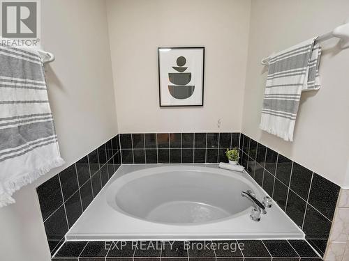 78 Leeward Drive, Brampton, ON - Indoor Photo Showing Bathroom