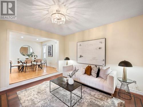 78 Leeward Drive, Brampton, ON - Indoor Photo Showing Living Room