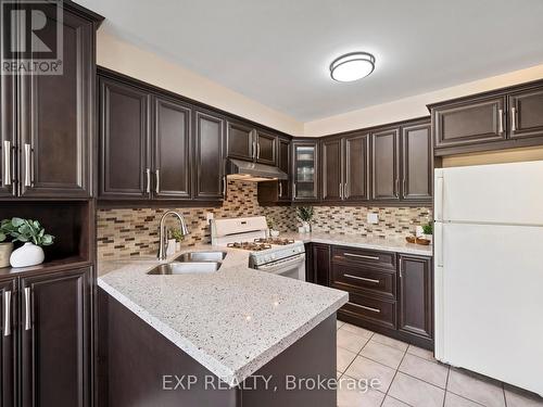 78 Leeward Drive, Brampton, ON - Indoor Photo Showing Kitchen With Double Sink