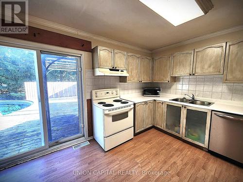 15 Sarah Crescent, Kawartha Lakes, ON - Indoor Photo Showing Kitchen With Double Sink