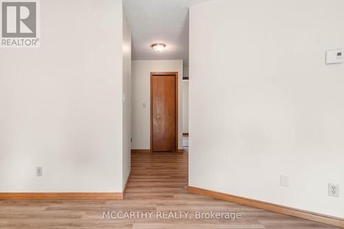 209 Sarah Court, Shelburne, ON - Indoor Photo Showing Other Room