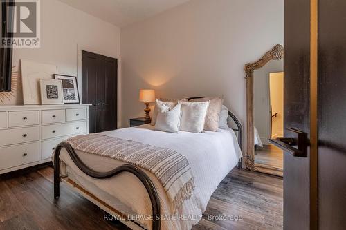 155 Catharine Street S, Hamilton, ON - Indoor Photo Showing Bedroom