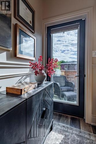 155 Catharine Street S, Hamilton, ON - Indoor Photo Showing Kitchen