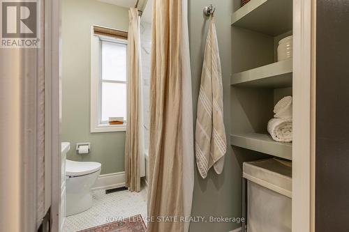 155 Catharine Street S, Hamilton, ON - Indoor Photo Showing Bathroom