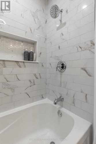 155 Catharine Street S, Hamilton, ON - Indoor Photo Showing Bathroom