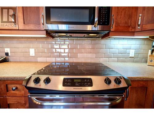 9100 Mackie Drive Unit# 101, Coldstream, BC - Indoor Photo Showing Kitchen