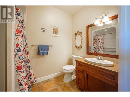 9100 Mackie Drive Unit# 101, Coldstream, BC - Indoor Photo Showing Bathroom