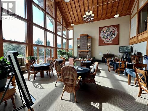 9100 Mackie Drive Unit# 101, Coldstream, BC - Indoor Photo Showing Dining Room